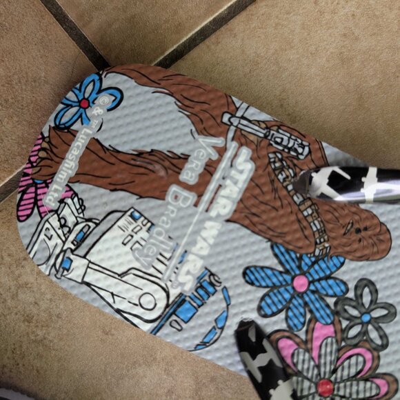 Vera Bradley x Star Wars flip-flops - LIKE NEW! - Picture 3 of 5